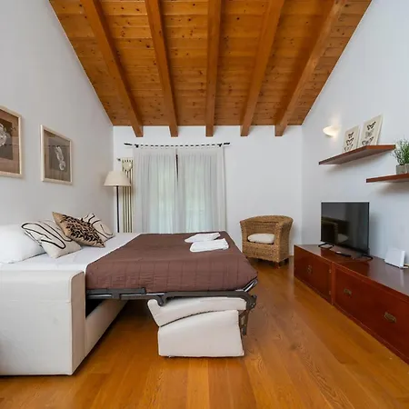 Guesthost - Lovely X6 With Balcony Palmanova