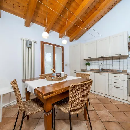 Appartement Guesthost - Lovely X6 With Balcony