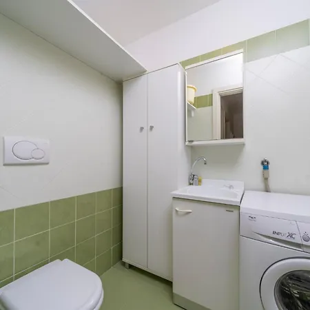 Guesthost - Lovely X6 With Balcony Palmanova