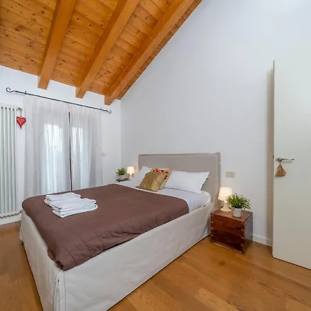 Guesthost - Lovely X6 With Balcony * Palmanova