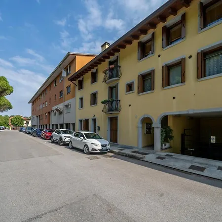 Appartement Guesthost - Lovely X6 With Balcony