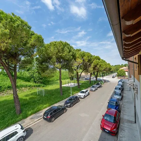 Guesthost - Lovely X6 With Balcony Appartement *