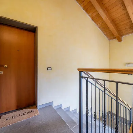 Guesthost - Lovely X6 With Balcony Appartement Palmanova
